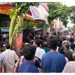 Large gathering outside the Siddhi Vinayaka Bhakta Samajam Large gathering outside the Siddhi Vinayaka Bhakta Samajam