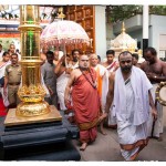 The Jagadguru arrives at the Sri Guruavayoorappan Bhakta Samajam The Jagadguru arrives at the Sri Guruavayoorappan Bhakta Samajam