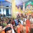 Jagadgurus being welcomed in a large procession to the Sri Sharadamba Bhajana Mandiram in Kasaragod