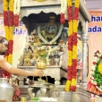 Sri Sannidhanam performing the nightly Sri Sharada Chandramoulishwara PUja