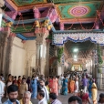 The following day, Sri Mahasannidhanam and Sri Sannidhanam again visited the Sri Meenakshi Sundareshwarar temple, had darshan, blessed devotees and honoured the temple leadership, priests and staff