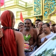 Sri Sannidhanam then proceeded towards the Setupati Higher Secondary School and blessed the devotees, students and faculty with an Anugraha Bhashanam