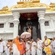 Sri Sannidhanam visiting the Ramayana Darshanam photo exhibition, Vivekananda Kendra, Kanyakumari